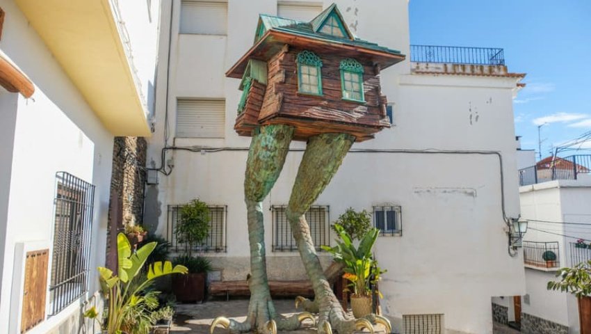 La Casa de Baba Yaga Soportújar